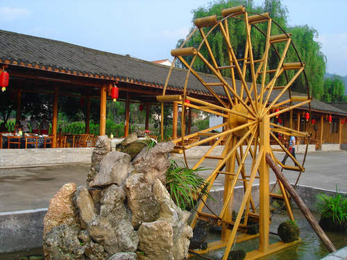 B線(xiàn)：張家界、天子山、寶峰湖（黃龍洞）休閑三日游